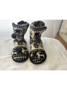 Target Women's Size 7 Black White Fair Isle Reindeer Faux Fur Slipper Boots